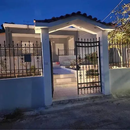 Σπίτι Στα Βασιλικά Σαλαμίνας Apartment Exterior photo