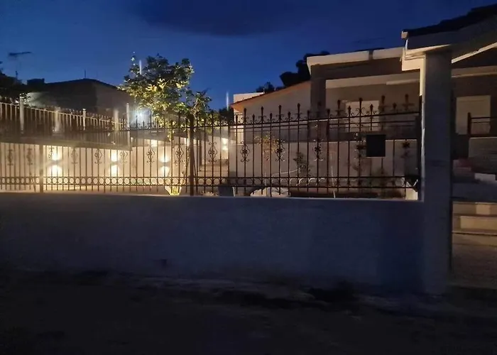 Σπίτι Στα Βασιλικά Σαλαμίνας